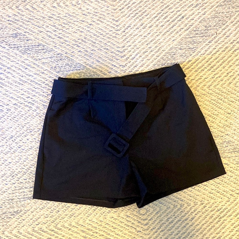 Express Black Belted Shorts, Women’s Size 4
